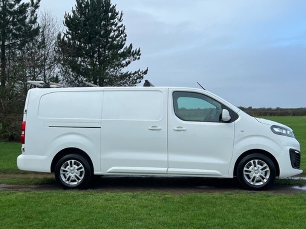 Vauxhall Vivaro Turbo D 2900 Sportive DV70NFT White #4