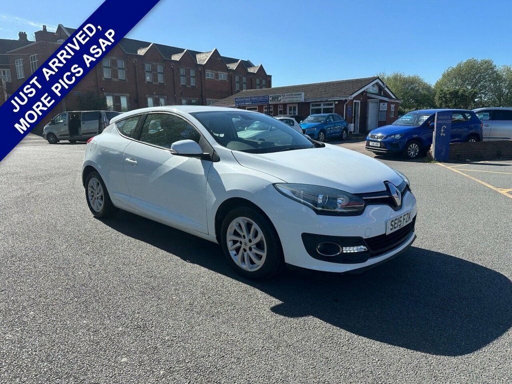 Renault Megane 1.5L Dynamique Tomtom White
