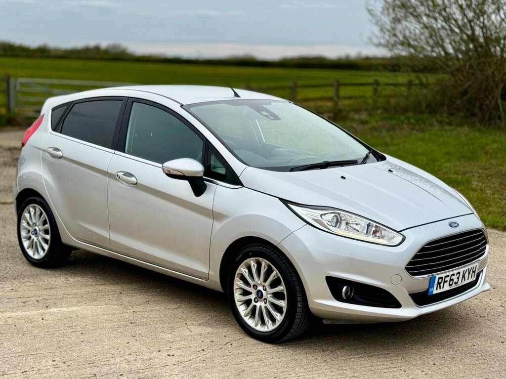 Ford Fiesta Hatchback RF63KYH Silver #2