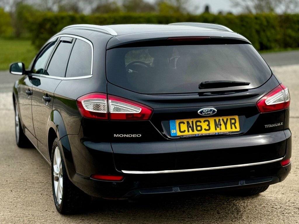 Ford Mondeo Estate Black #6