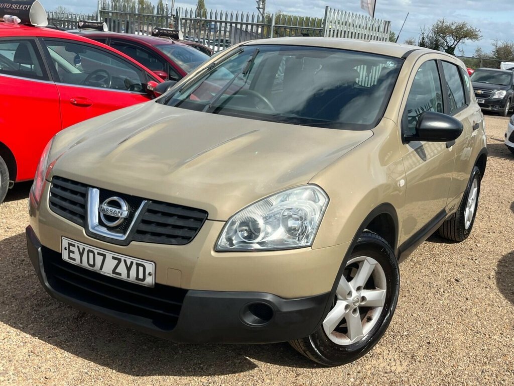 Nissan Qashqai Hatchback EY07ZYD Gold #3