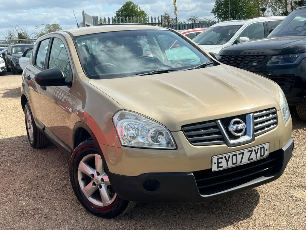 Nissan Qashqai Hatchback Gold