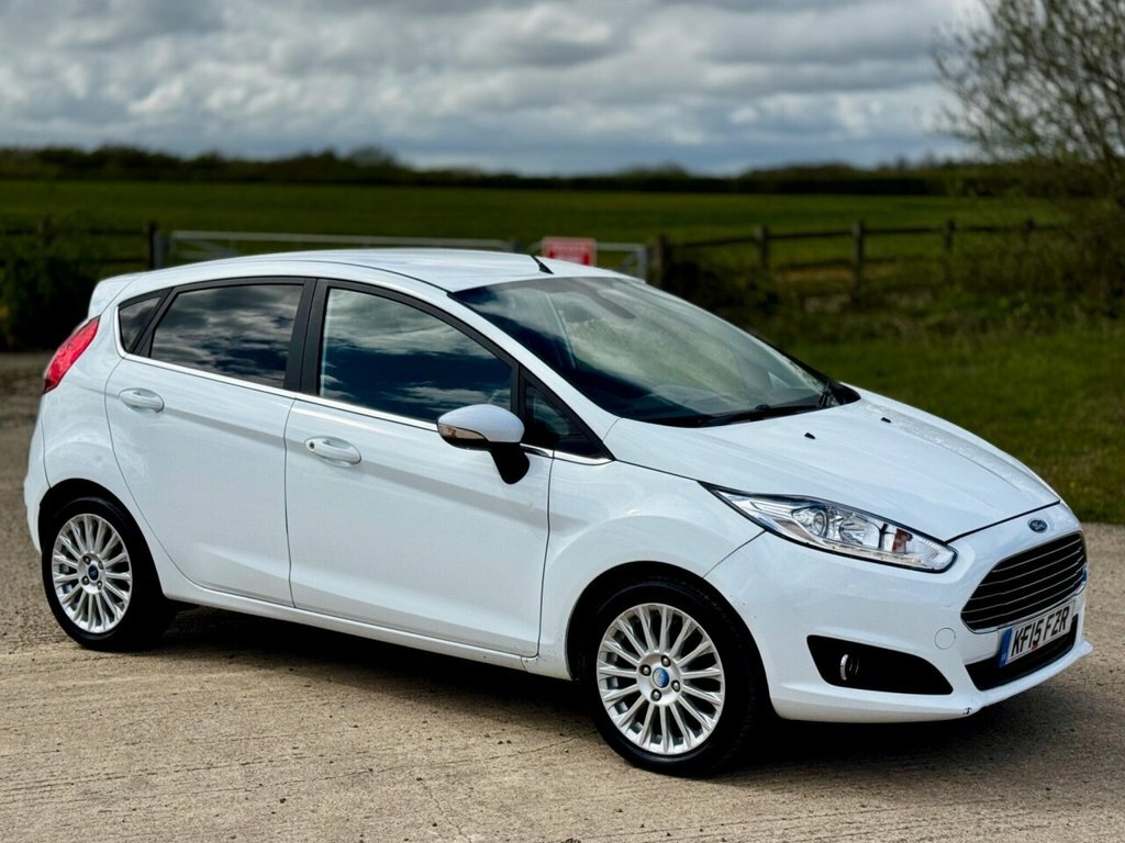Ford Fiesta Hatchback KF15FZR White #6