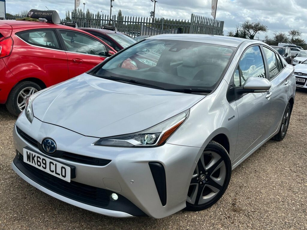 Toyota Prius Hatchback Silver #3