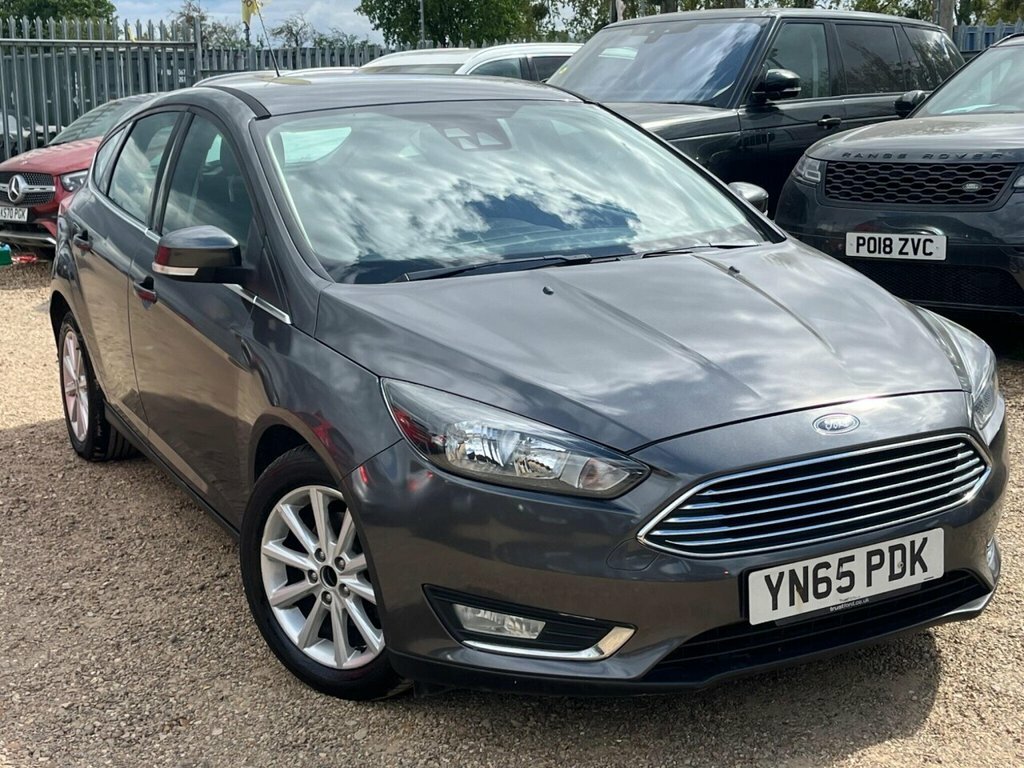 Ford Focus Hatchback YN65PDK Grey