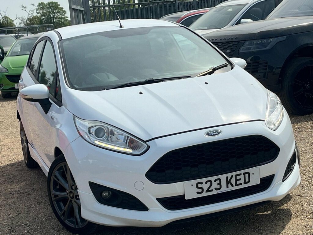 Ford Fiesta Fiesta Startline White