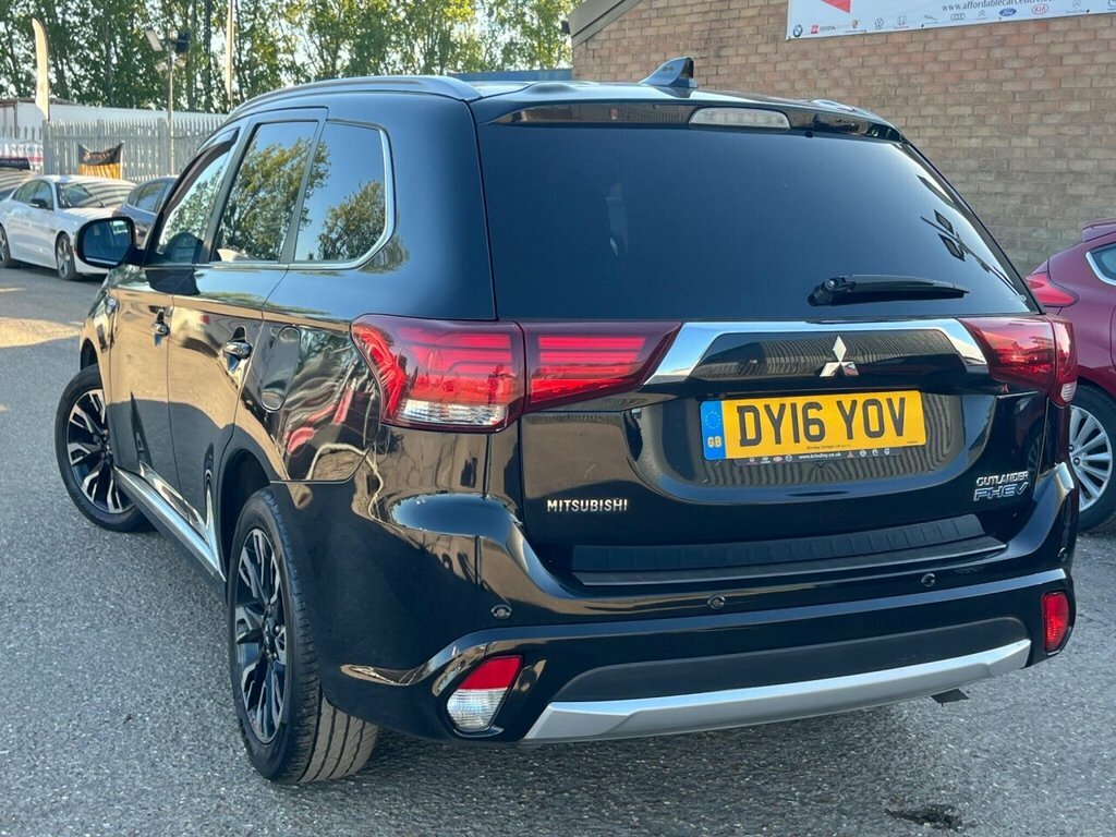 Mitsubishi Outlander Suv DY16YOV Black #4