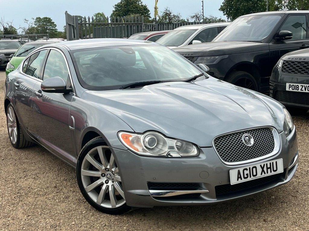Jaguar XF Saloon Grey