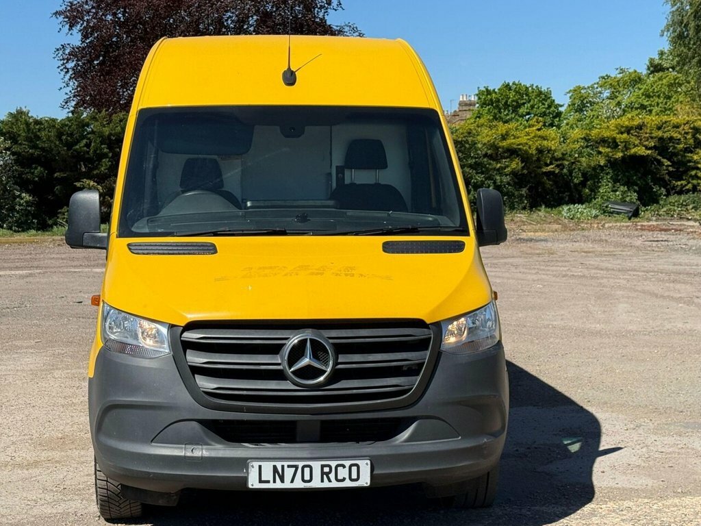 Mercedes-Benz Sprinter Mpv LN70RCO Yellow #2