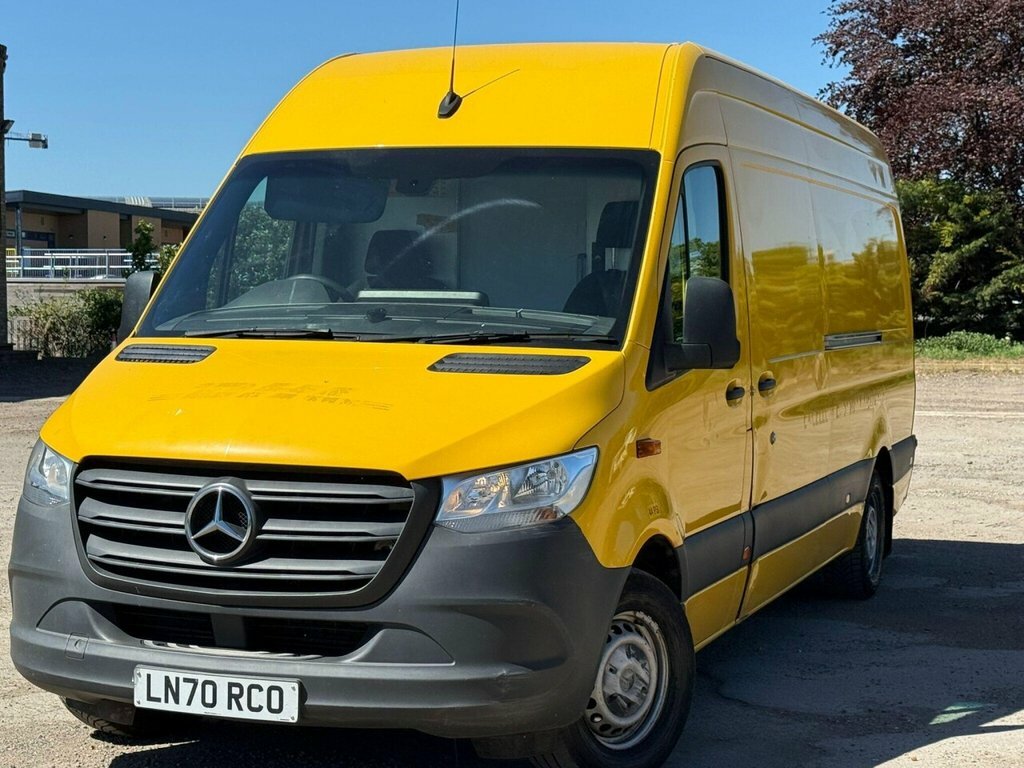 Mercedes-Benz Sprinter Mpv LN70RCO Yellow #3