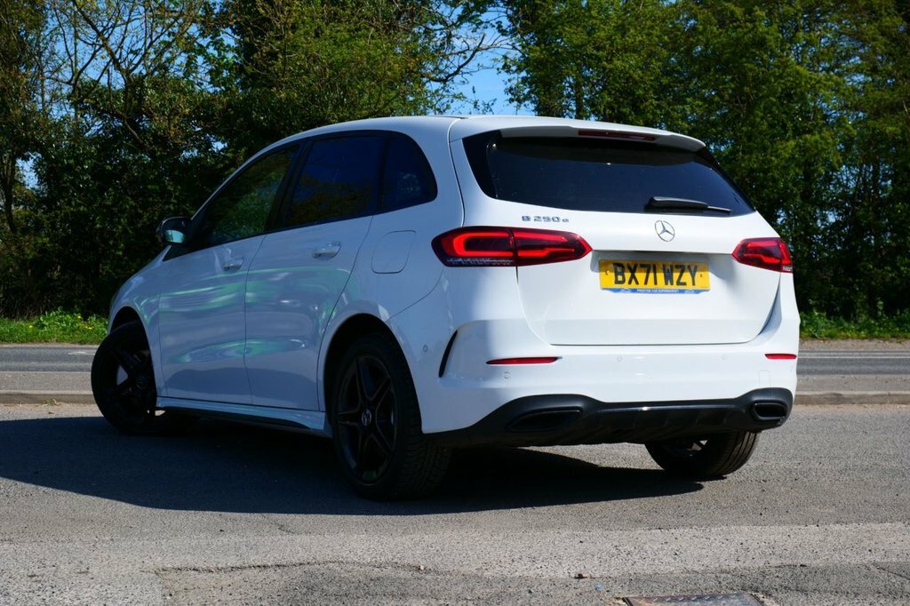 Mercedes-Benz B Class 1.3L Amg Line Edition White #2