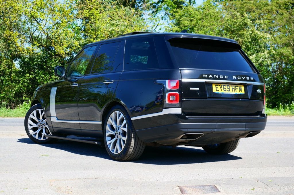 Land Rover Range Rover 3L Autobiography 5dr EY69HFM Black #2