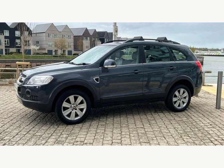 Chevrolet Captiva Lt 7S Vcdi A Grey #3