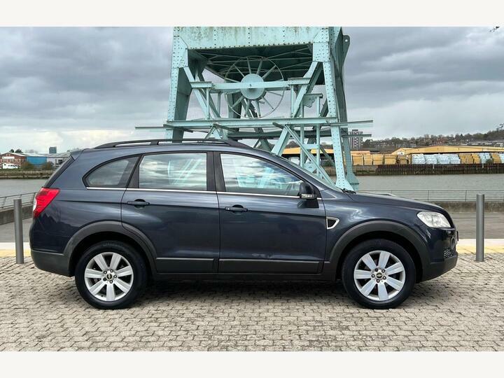 Chevrolet Captiva Lt 7S Vcdi A Grey #4