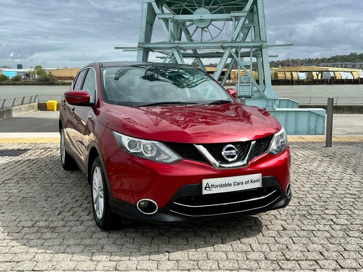 Nissan Qashqai 1.2 Dig-t Acenta 2Wd Euro 6 Ss Red