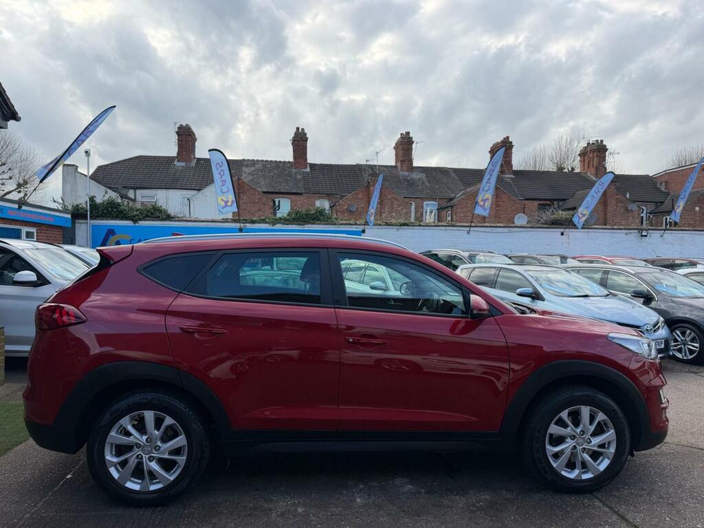 Hyundai Tucson Suv 1.6 Gdi Se Nav Euro 6 Ss 202069 YT69HCP Red #6