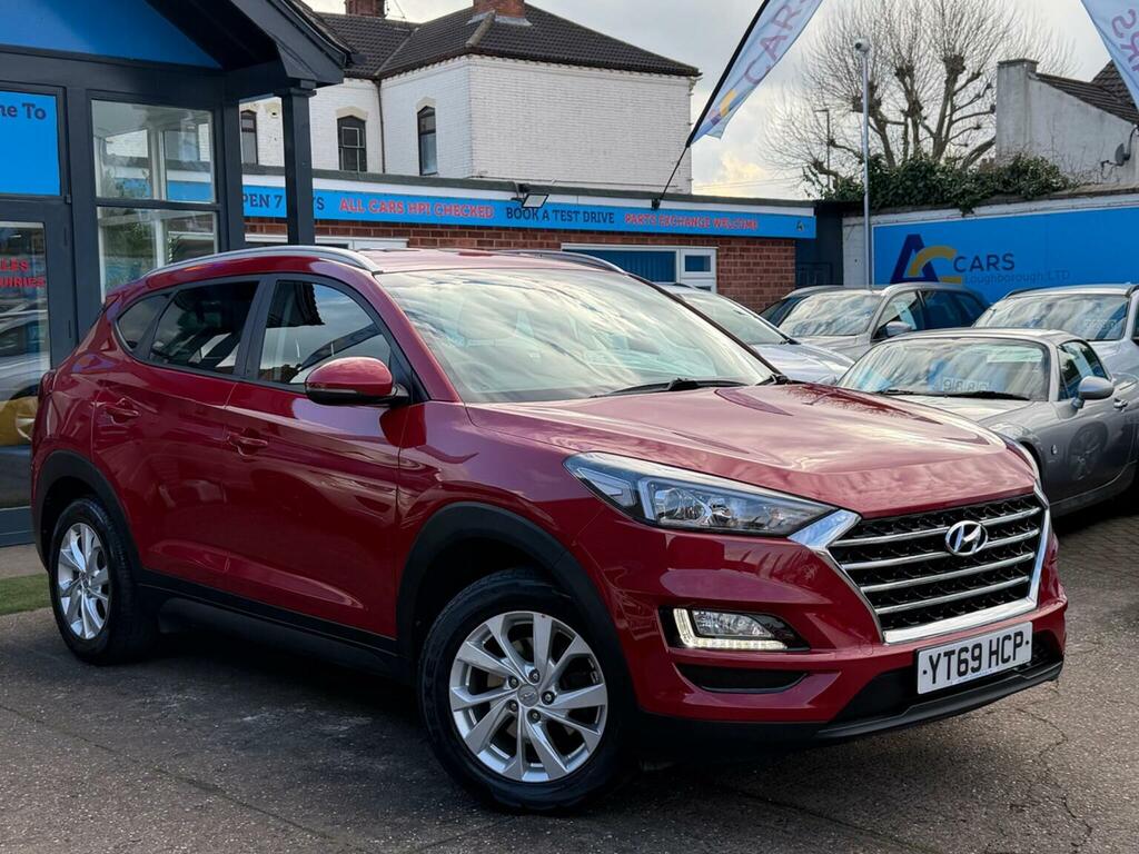 Hyundai Tucson Suv 1.6 Gdi Se Nav Euro 6 Ss 202069 Red