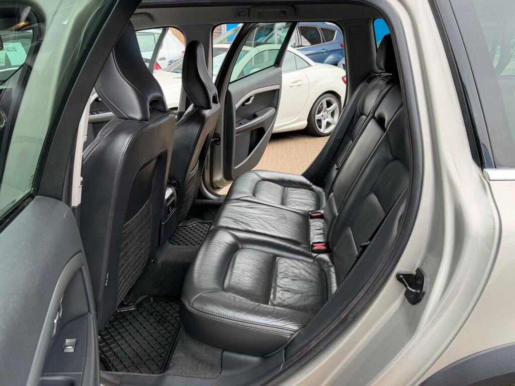 Volvo XC70 Estate 2.4 D5 Se Lux Geartronic Awd Euro 5 20 Gold #5