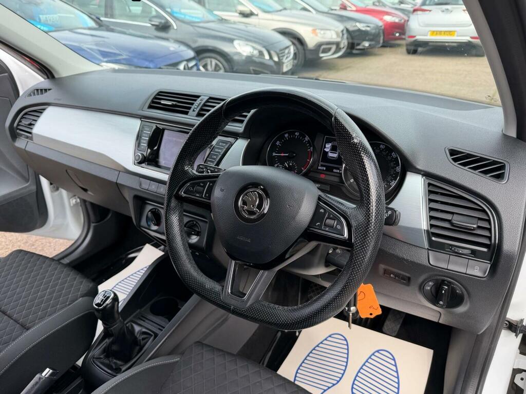 Skoda Fabia Hatchback 1.0 Tsi Redline Euro 6 Ss 20186 WD67KFY White #3