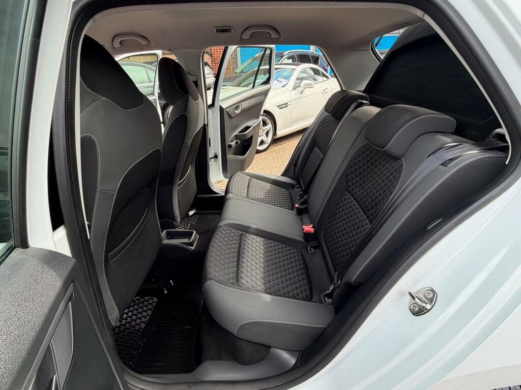 Skoda Fabia Hatchback 1.0 Tsi Redline Euro 6 Ss 20186 WD67KFY White #5