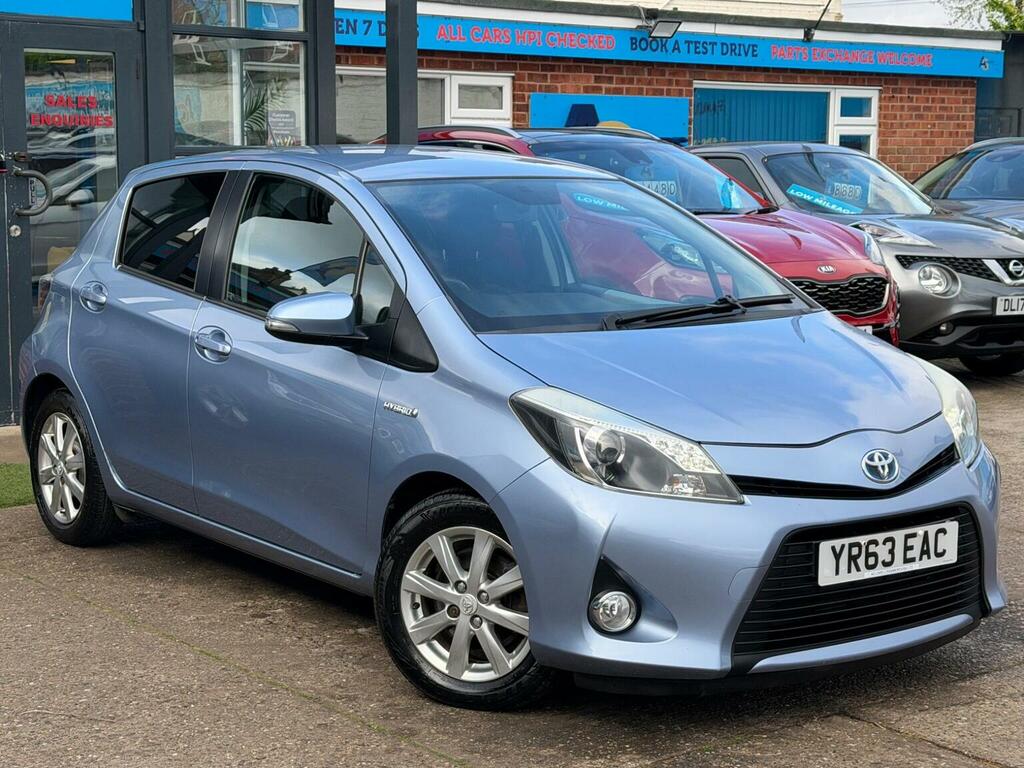 Toyota Yaris Hatchback 1.5 Vvt-h T4 Cvt Euro 5 201363 Blue