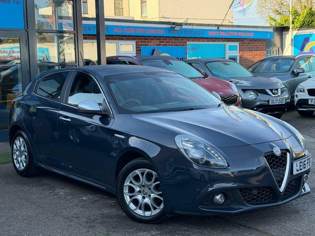 Alfa Romeo Giulietta Hatchback 1.6 Jtdm-2 Tecnica Euro 6 Ss 201 Grey