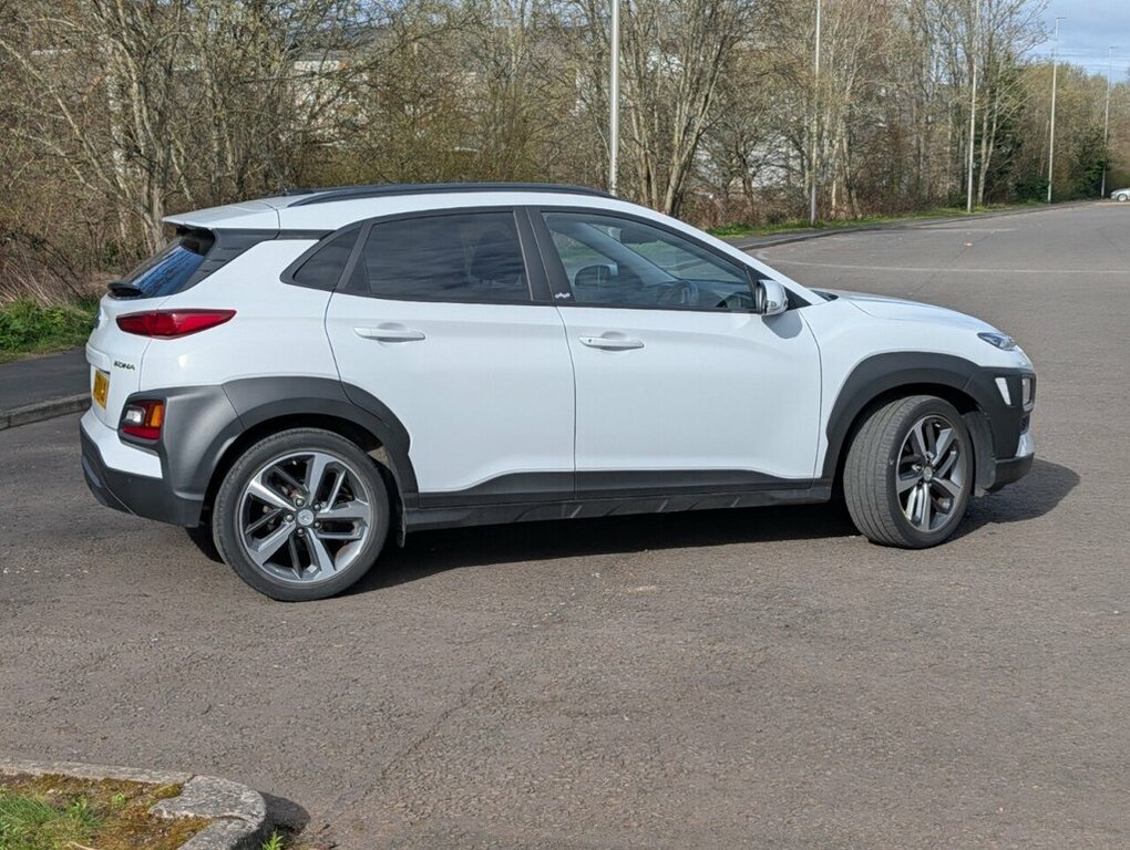 Hyundai Kona 1L Play White #6