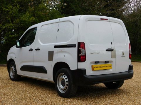Peugeot Partner 1.5 Bluehdi 1000 MP73FUG White #2