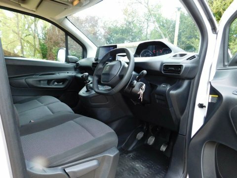 Peugeot Partner 1.5 Bluehdi 1000 MP73FUG White #3