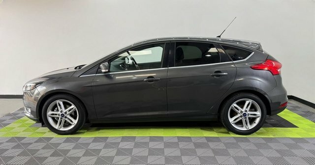 Ford Focus 1.5 Tdci Titanium Hatchback CK66NYY Grey #5