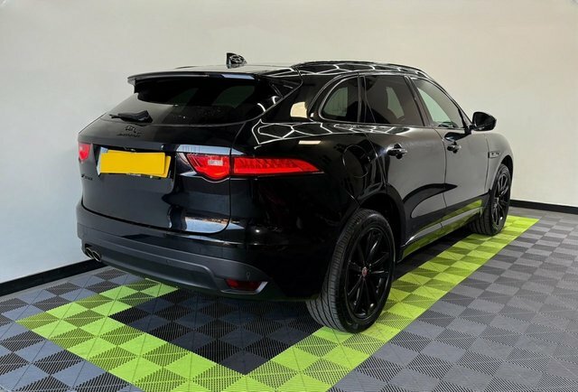 Jaguar F-Pace 2.0 D180 R-sport Suv PF67VVX Black #2
