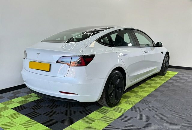Tesla Model 3 Standard Range Plus Saloon AF22DXW White #2
