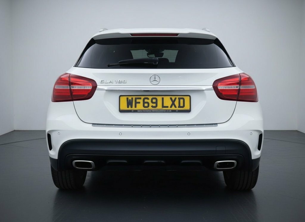 Mercedes-Benz GLA Class 1.6L Amg Line Edition WF69LXD White #5