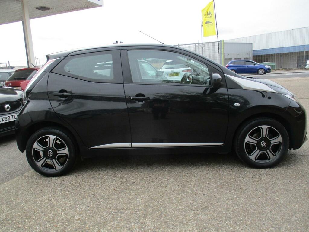 Toyota Aygo 1.0 Vvt-i X-clusiv LM65BEY Black #2