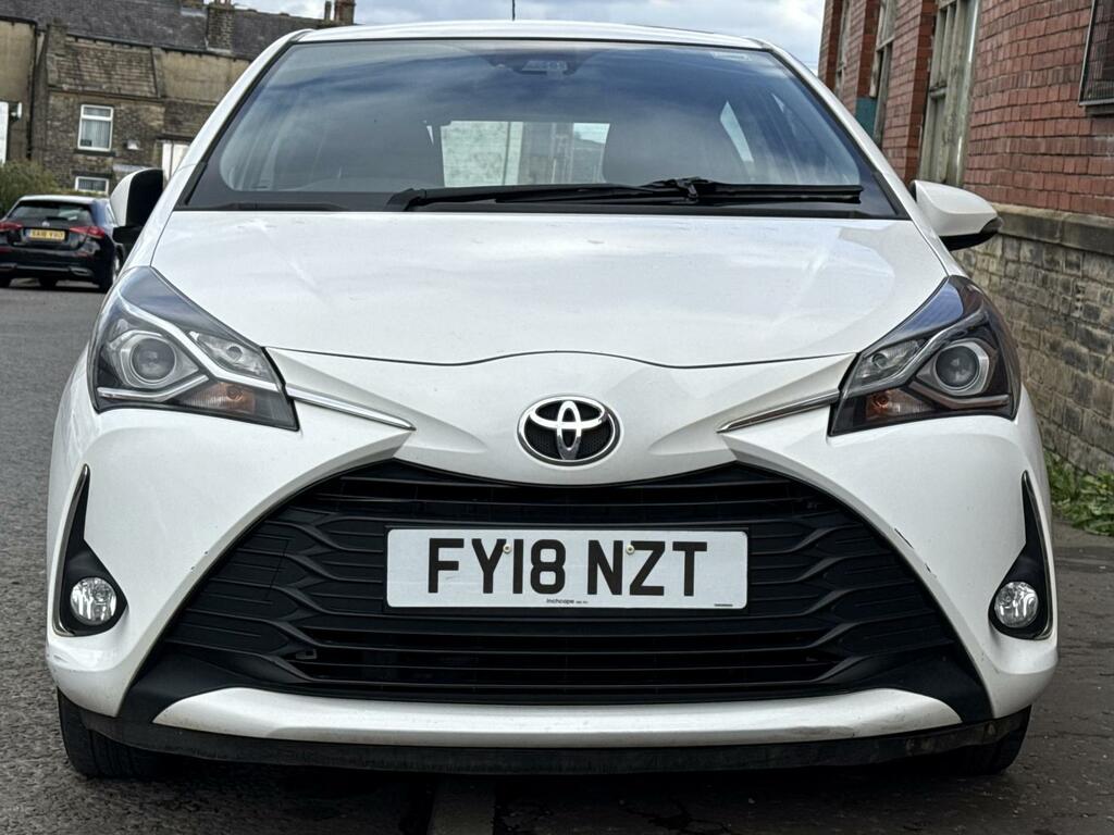 Toyota Yaris 1.5 Vvt-i Icon Hatchback Euro 6 White