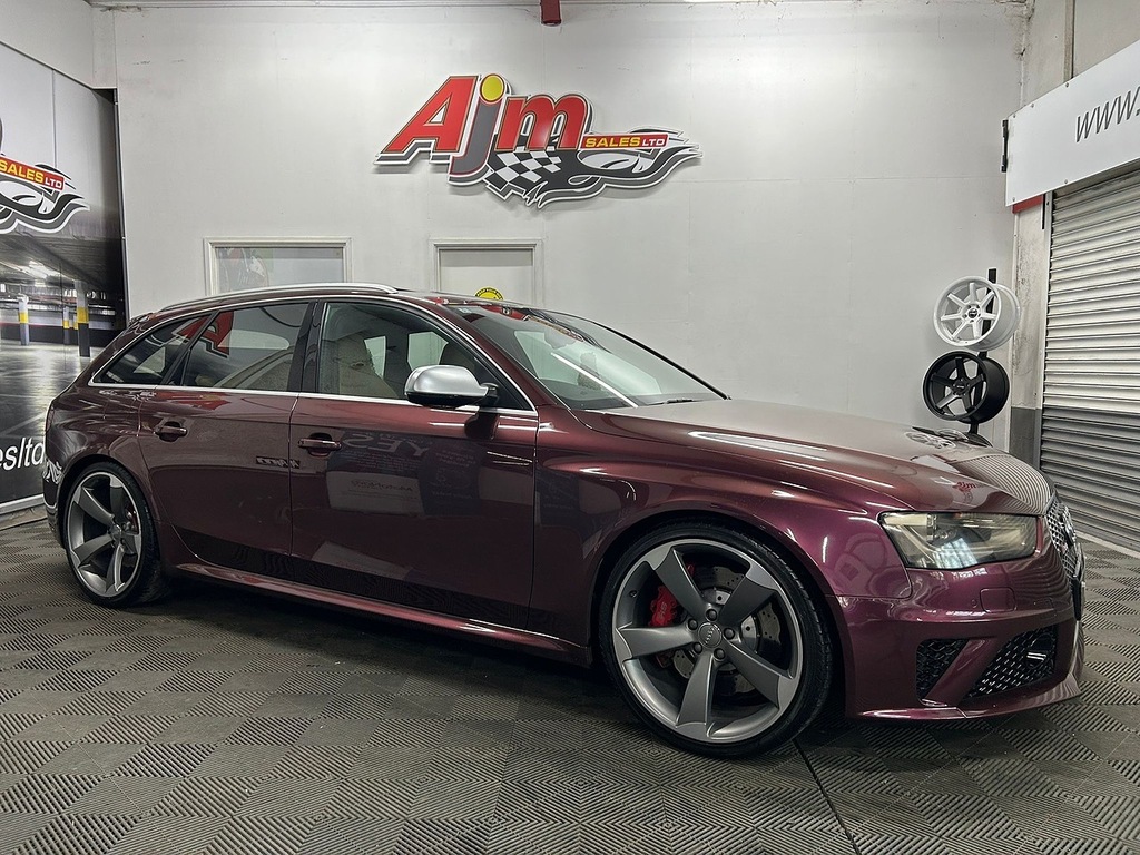 Audi RS4 Avant 4.2 V8 Quattro U846 Purple