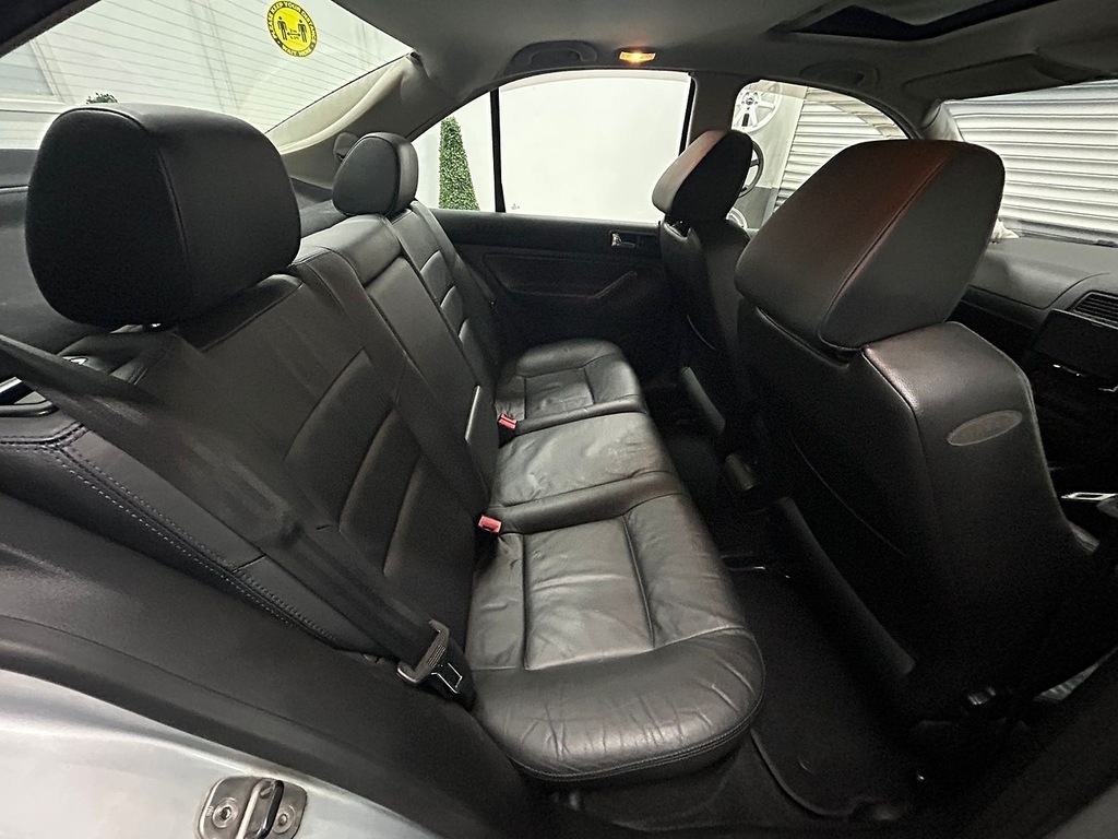 Volkswagen Bora 1.9 Tdi Pd Highline Black #15