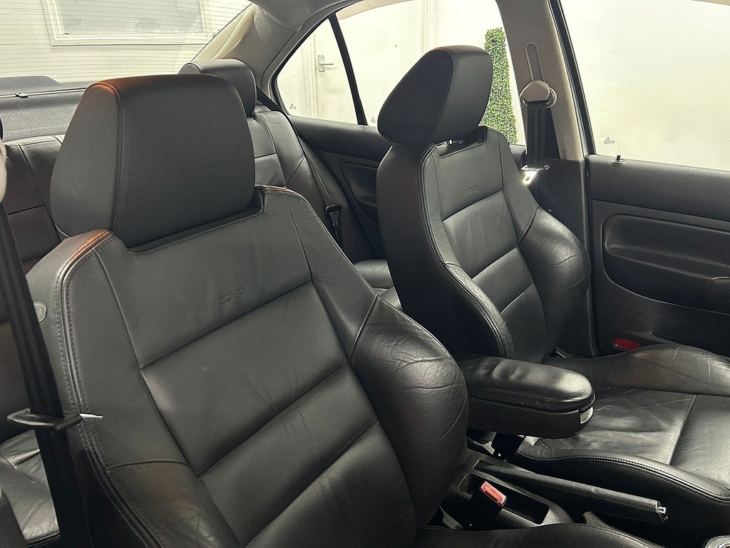 Volkswagen Bora 1.9 Tdi Pd Highline Black #17