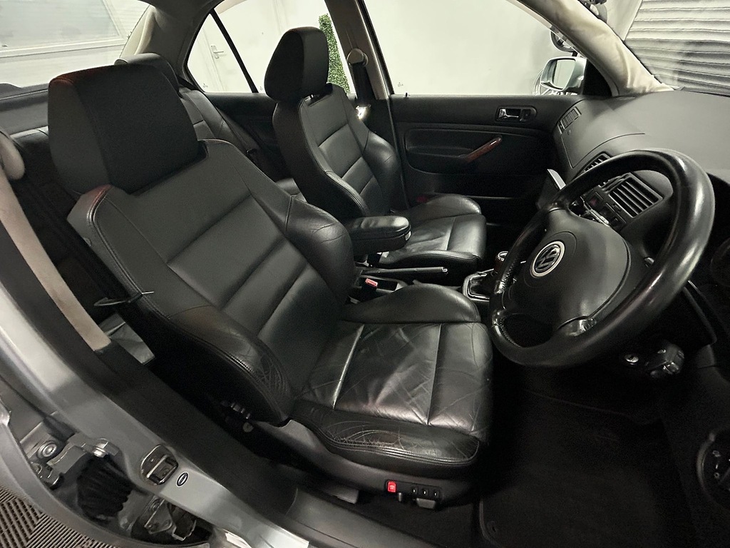 Volkswagen Bora 1.9 Tdi Pd Highline Black #14