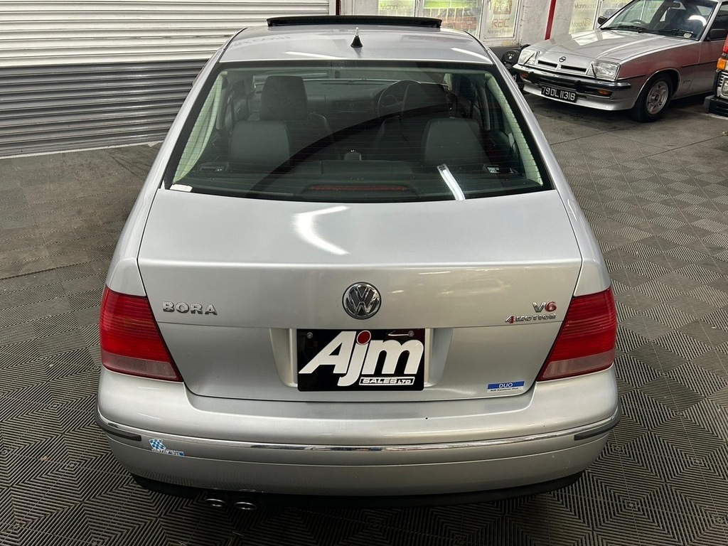 Volkswagen Bora 1.9 Tdi Pd Highline Black #8