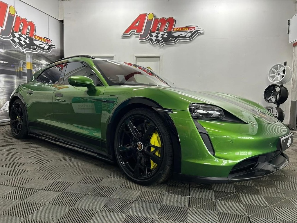 Porsche Taycan Performance Plus Turbo S U882 Ulez Green