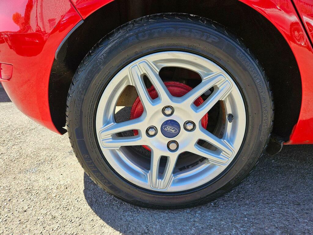 Ford Fiesta Hatchback 1.25 Zetec Euro 5 201363 MV63WBU Red #5