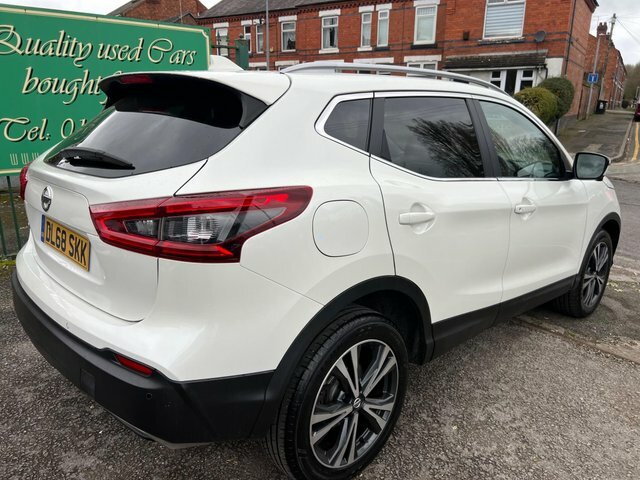 Nissan Qashqai Qashqai N-connecta Dci DL68SKK White #5