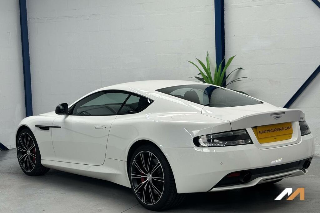 Aston Martin DB9 6.0 V12 Carbon Edition Coupe T-tronicii White #2
