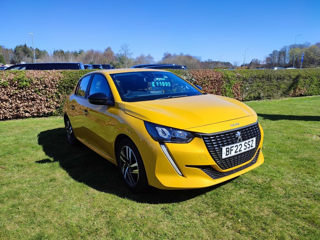 Peugeot 208 1.2 Puretech Active Premium Yellow