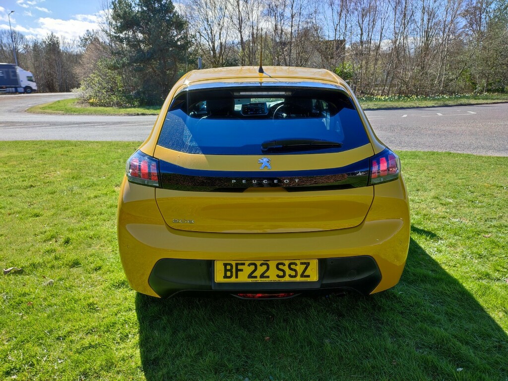 Peugeot 208 1.2 Puretech Active Premium BF22SSZ Yellow #5