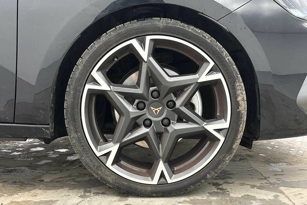Cupra Leon 1.5 Etsi 150 V2 Dsg DH25HXC Black #5