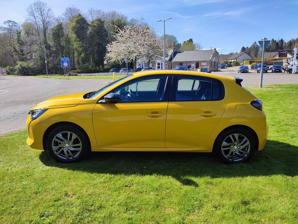 Peugeot 208 1.2 Puretech Active Premium Yellow #3