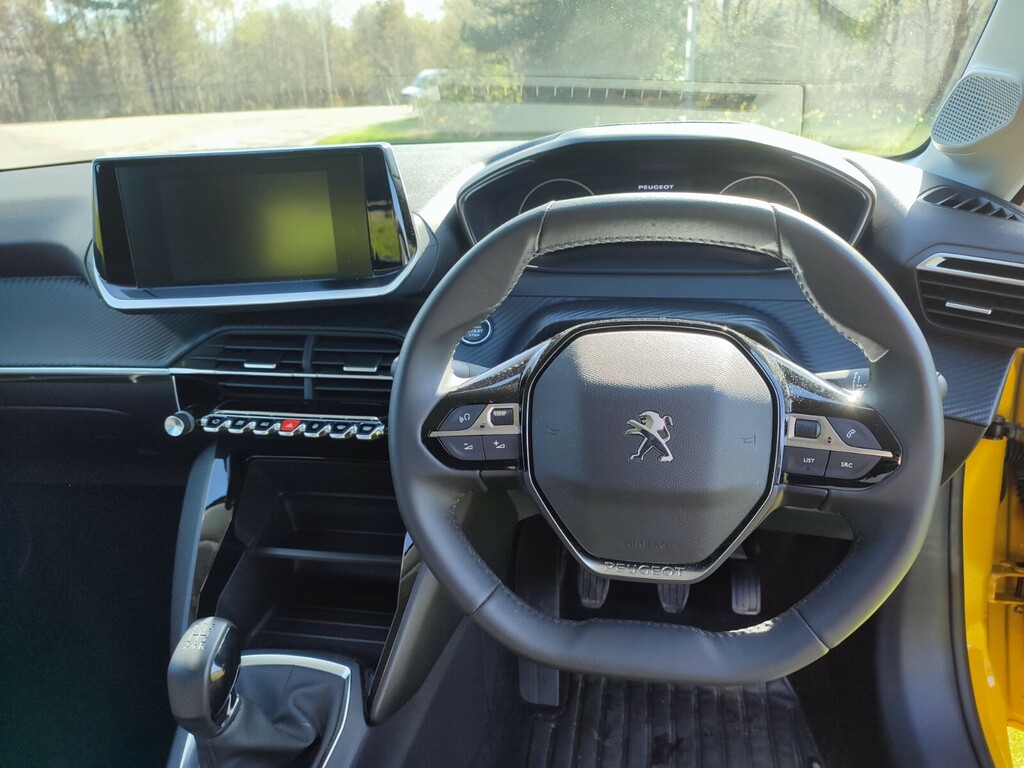 Peugeot 208 1.2 Puretech Active Premium Yellow #6