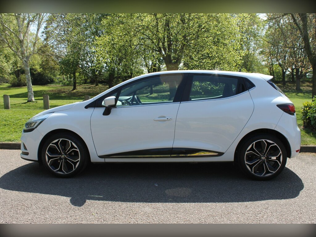 Renault Clio 0.9 Tce Dynamique S Nav Hatchback Manua DY18VUJ White #2